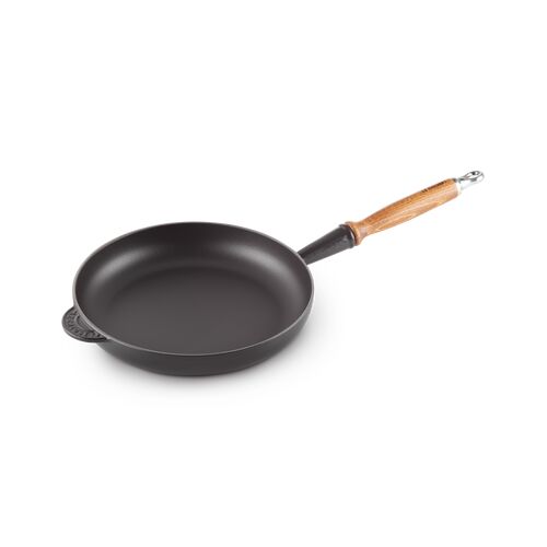 Le Creuset gietijzeren koekenpan met houten handvat - 26 cm / 2.0 liter - mat zwart