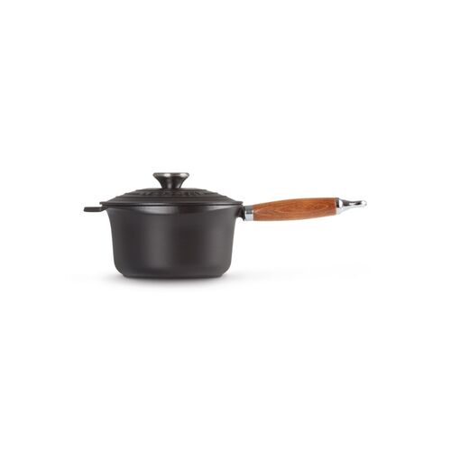 Le Creuset gietijzeren steelpan met houten handvat 18 cm / 1.8 liter - mat zwart