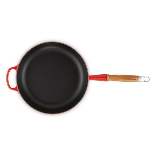Le Creuset gietijzeren Signature hapjespan met houten handvat - 28 cm / 3.6 liter - kersenrood
